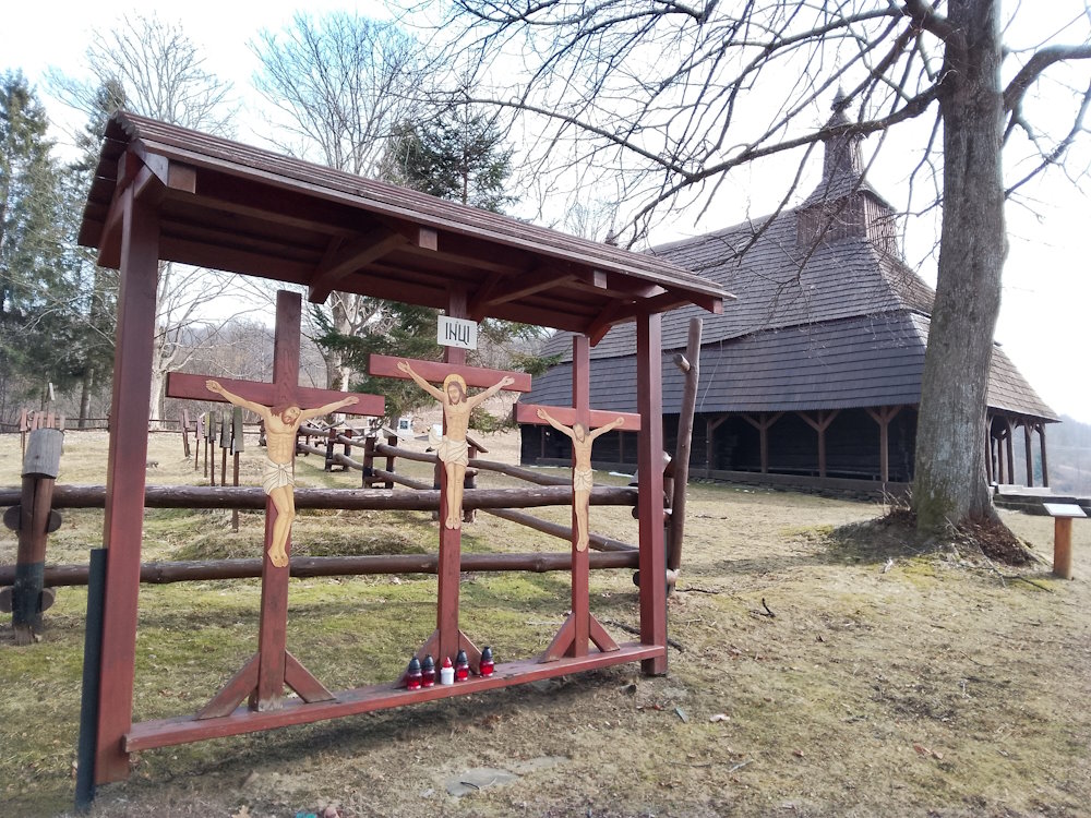 Dreven&yacute; kostol&iacute;k v Topoli