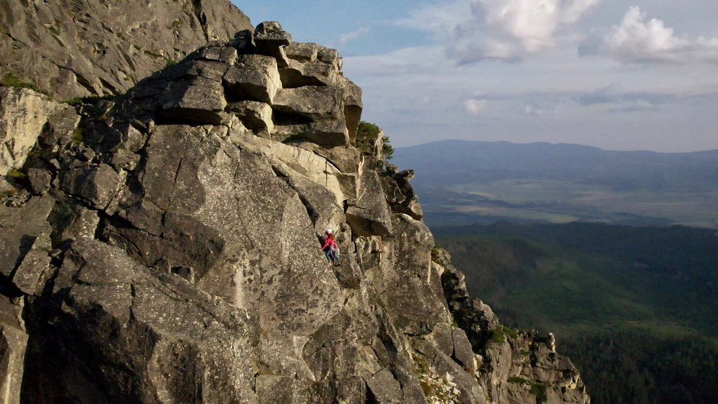 pod_vrcholom_Zvonu_Ostrvy Trin&aacute;sť z&aacute;zračn&yacute;ch ciest