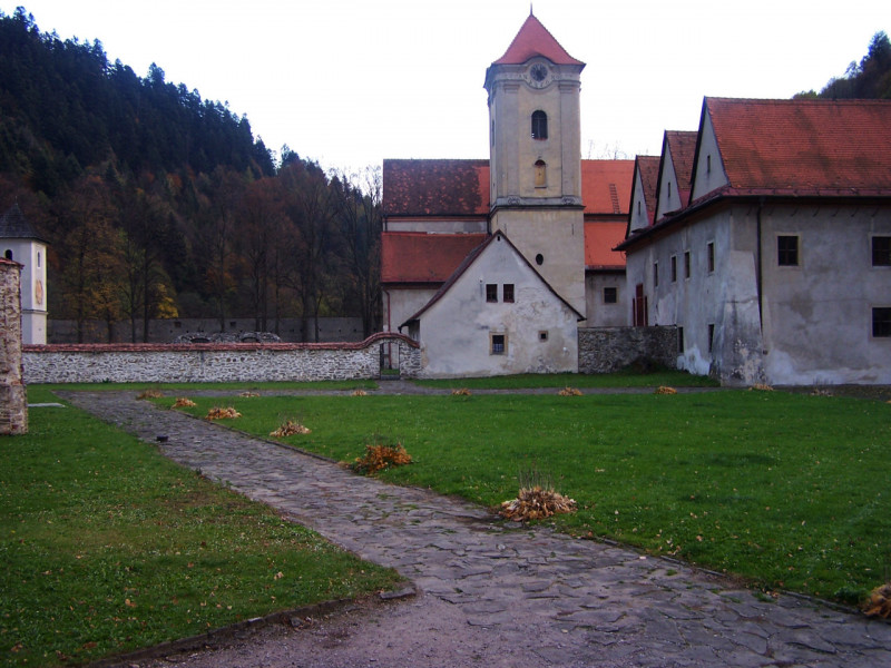 cerveny_klastor Červený kláštor | Hrady a zámky